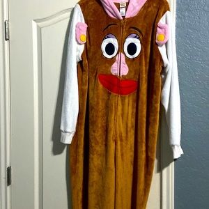 Miss potato head from toy story sleepwear could be used for Halloween costume